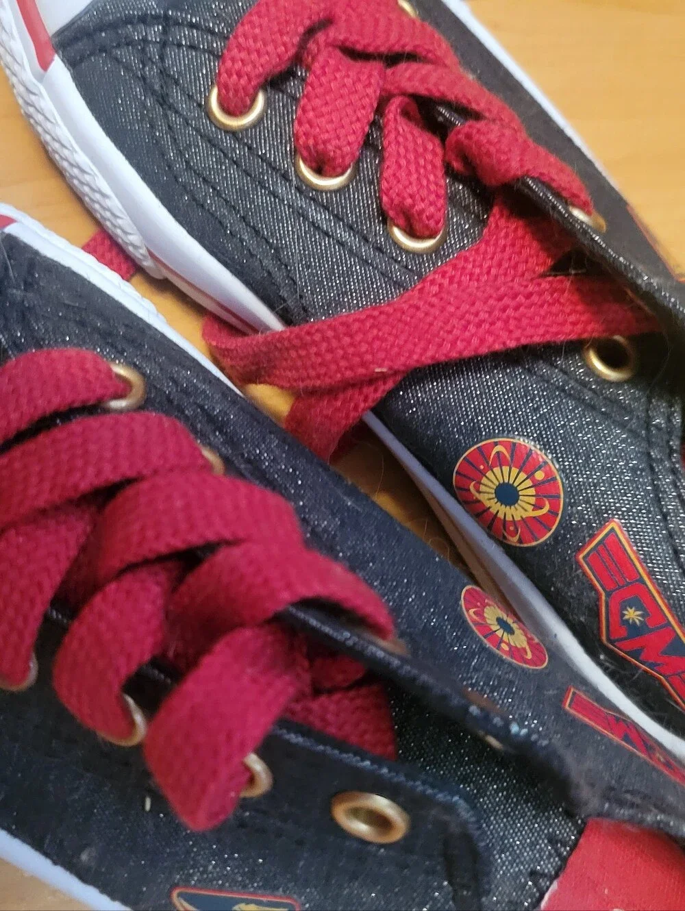 Kids Low-Top Casual Sneakers in Black and Red